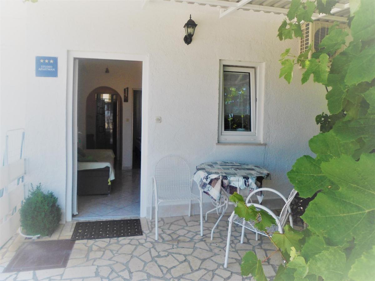 Guest House Pamela Senj  Exterior photo